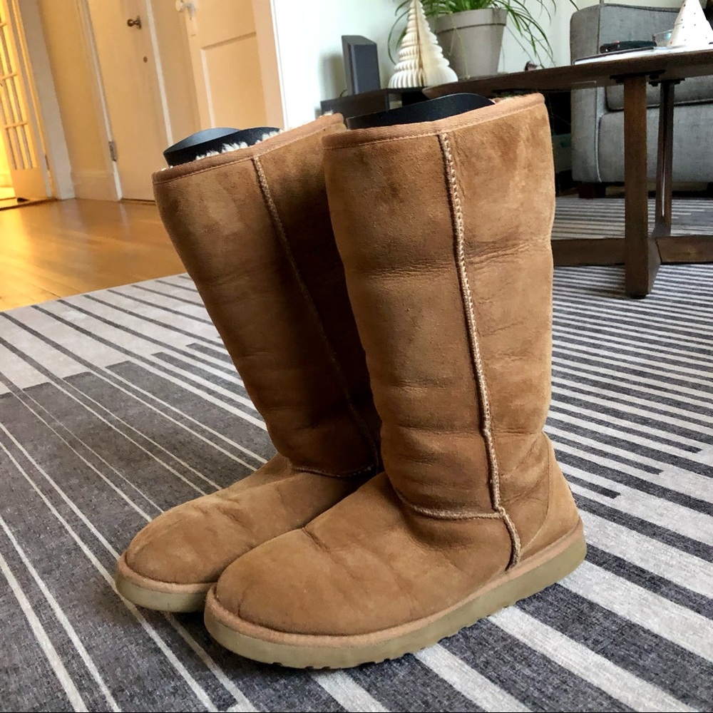 UGG Classic Tall Boot - Picture 2 of 7